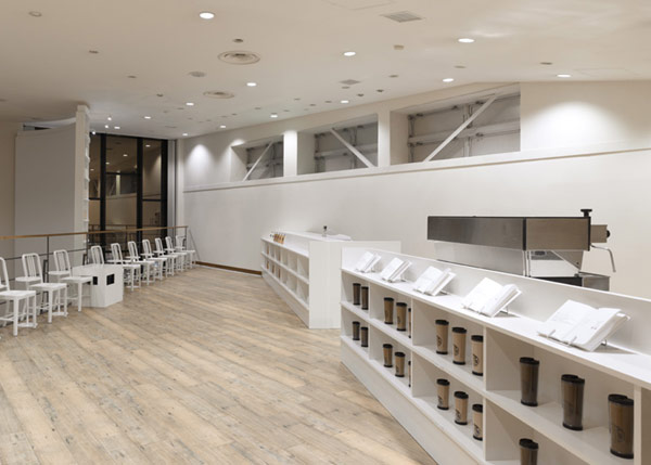 Starbucks-Coffee-shop-Japan-4