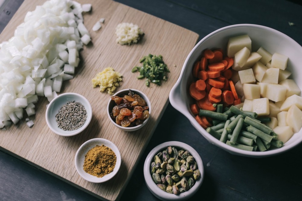 VeganKorma_Diced_side